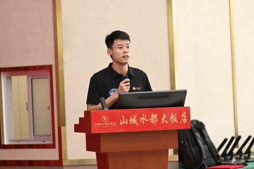 曾林锋.jpg